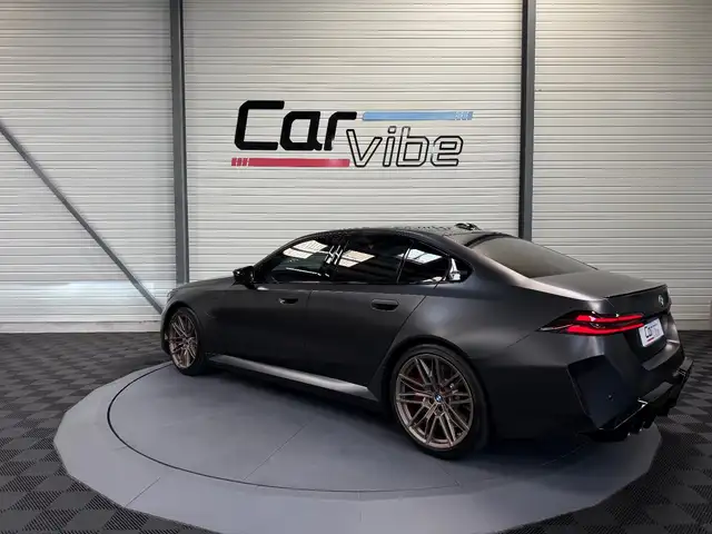 BMW M5 view 6