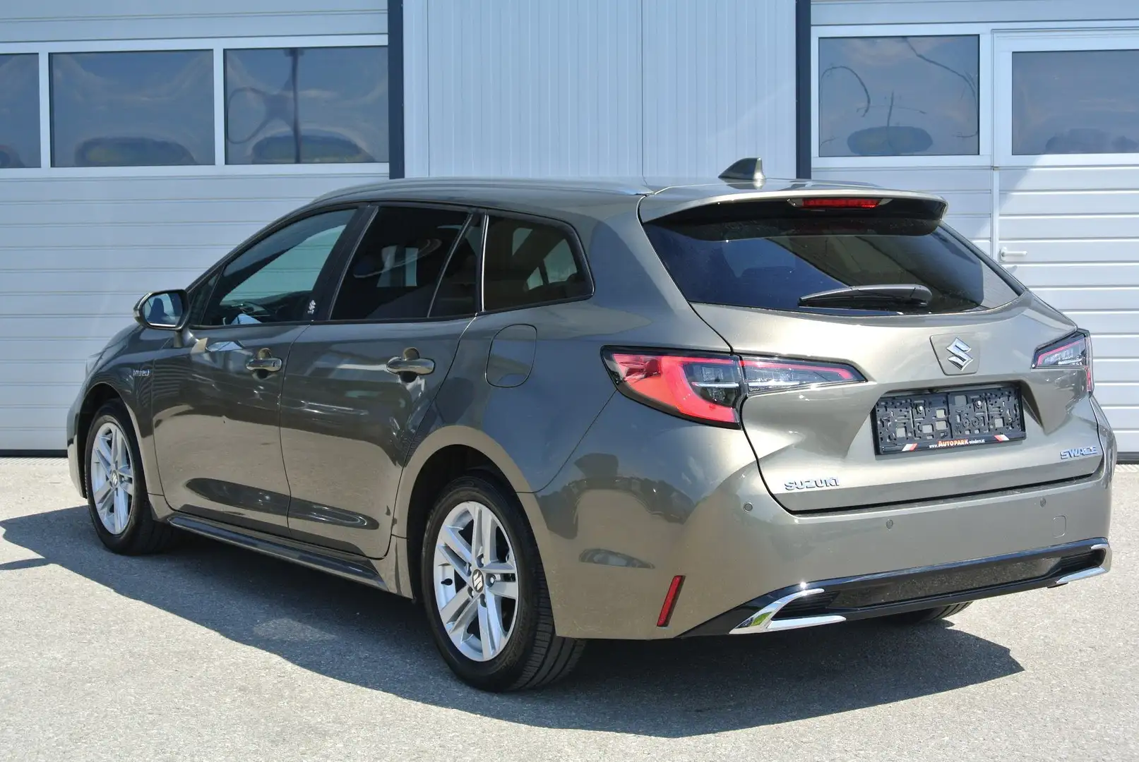 Suzuki Swace 1.8 Hybrid Aut. Comfort+ * NAVI * KAMERA * PDC Grau - 2