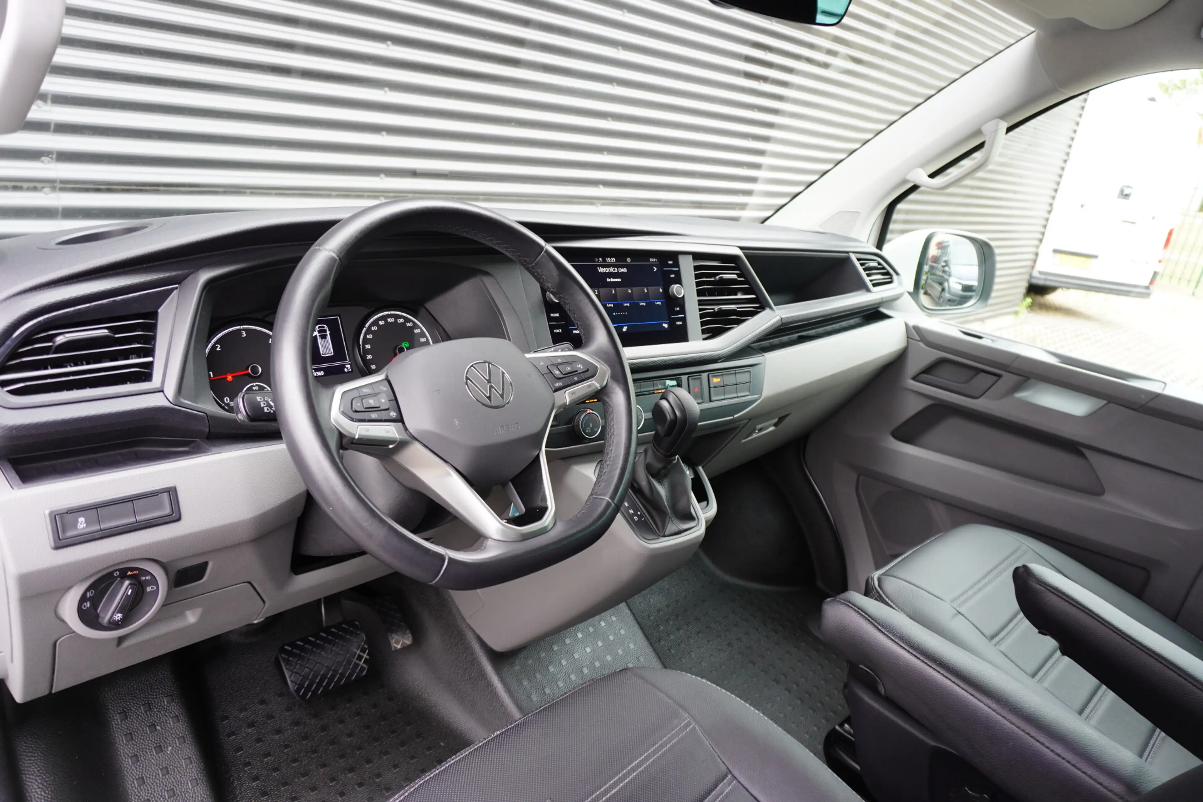 Volkswagen T6.1 Transporter 150 PK Automaat Dubbele Cabine ACC Apple Carplay S — photo 2