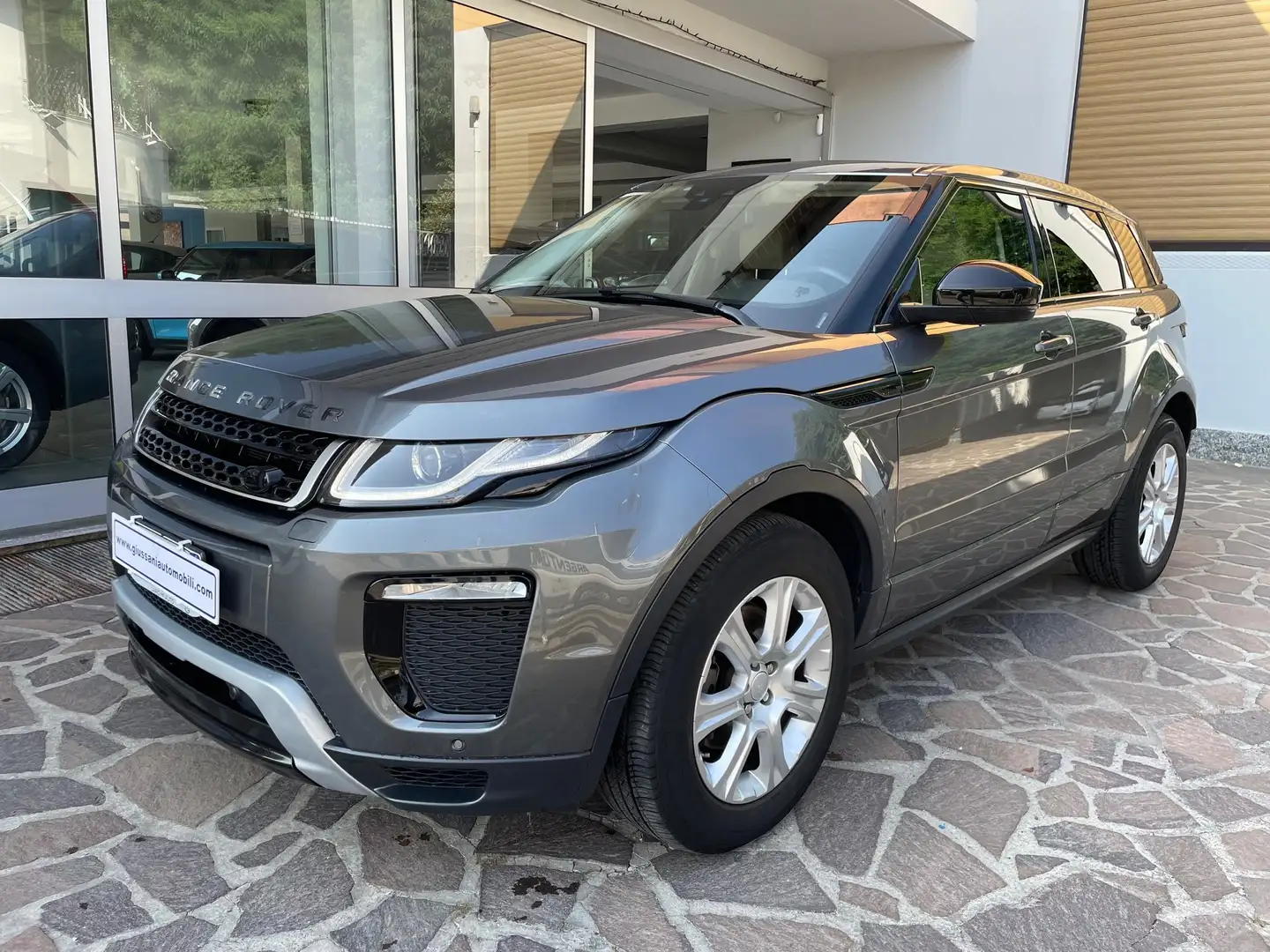 Land Rover Range Rover Evoque 5p 2.0 td4 SE Dynamic 150cv auto my19 BELLISSIMA Grigio - 1