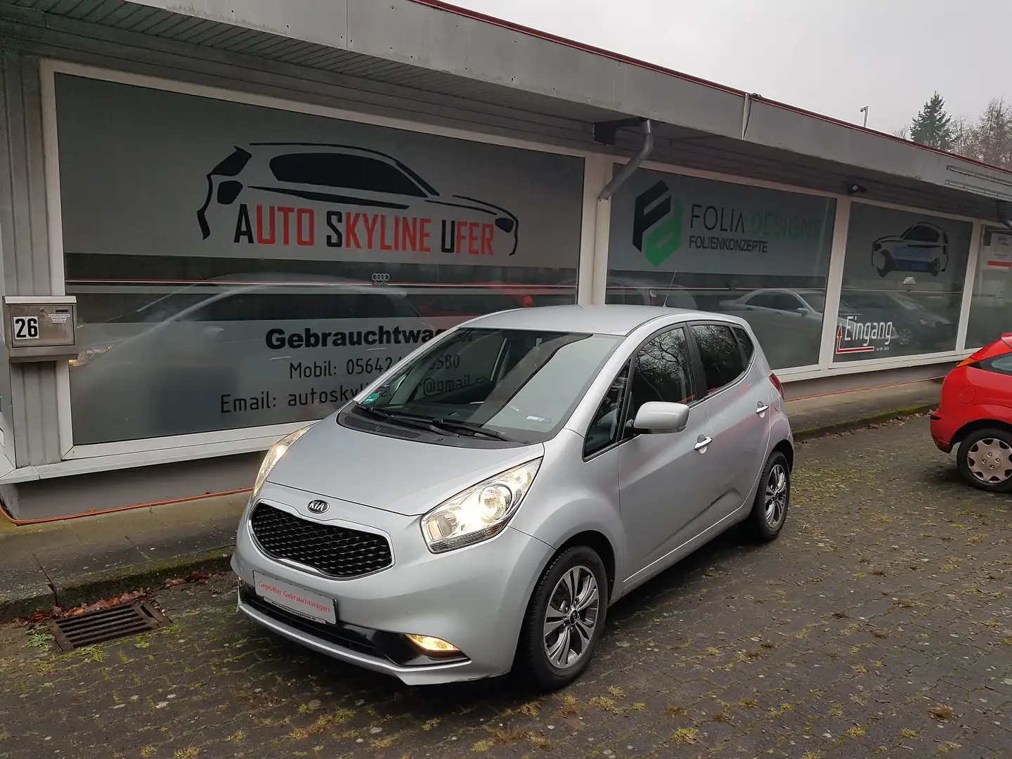 Kia Venga Dream Team1.6TD 128PS 2HD+CHECKHEFT+SH+NAVI+KAMERA Gris - 1