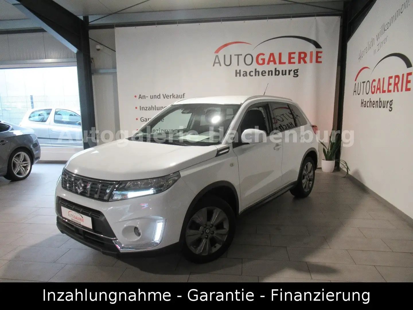 Suzuki Vitara Hybrid 4x4/LED/Navi/CarPlay/Cam/AHK/EURO6 Weiß - 1