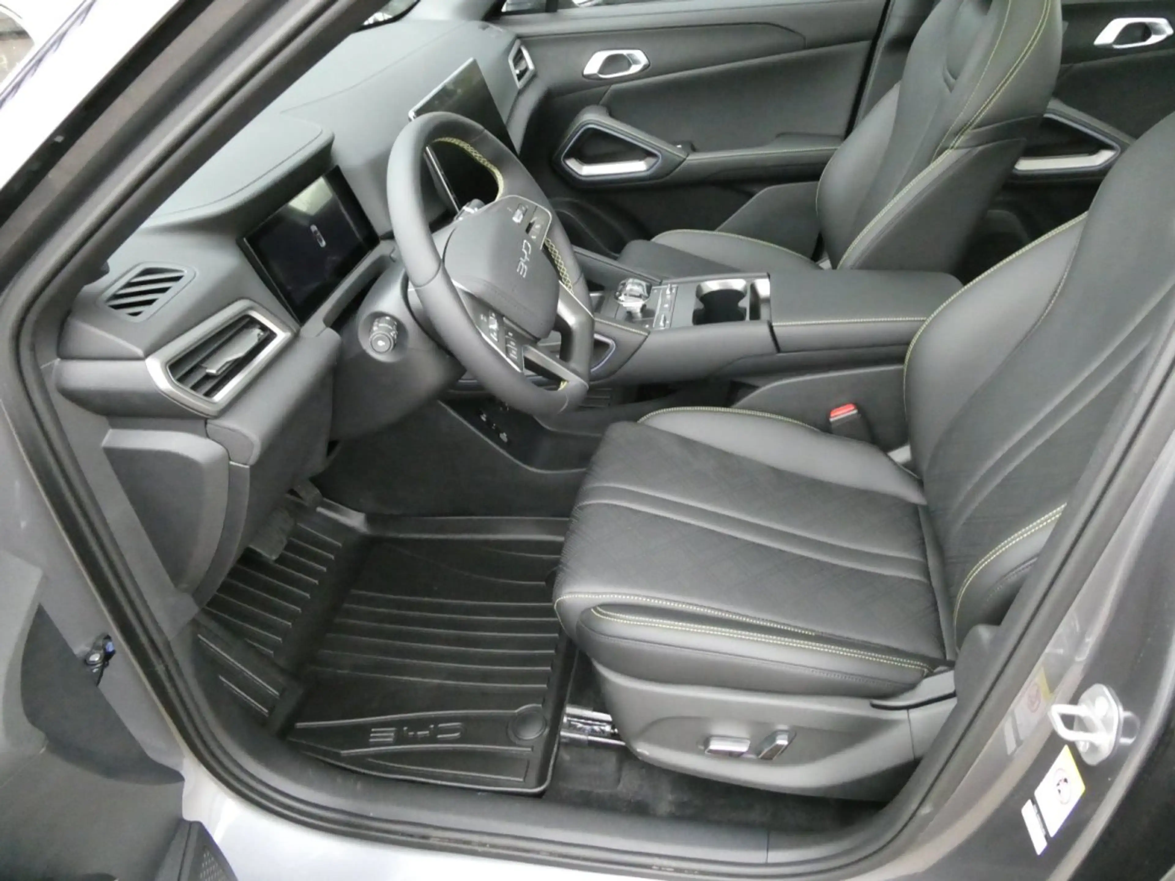 BYD Atto 2 DM-I Boost *Privacy*Leder*Glasdach*360Grad* — photo 8