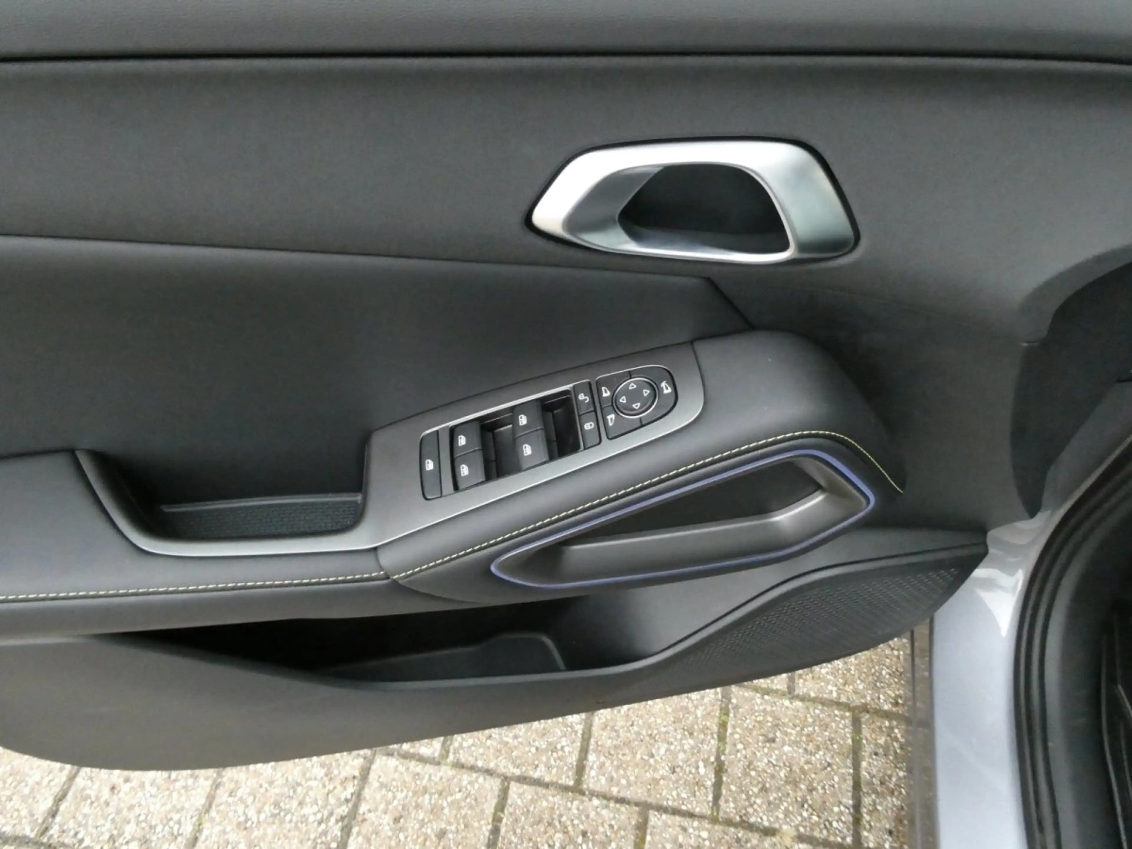 BYD Atto 2 DM-I Boost *Privacy*Leder*Glasdach*360Grad* — photo 10