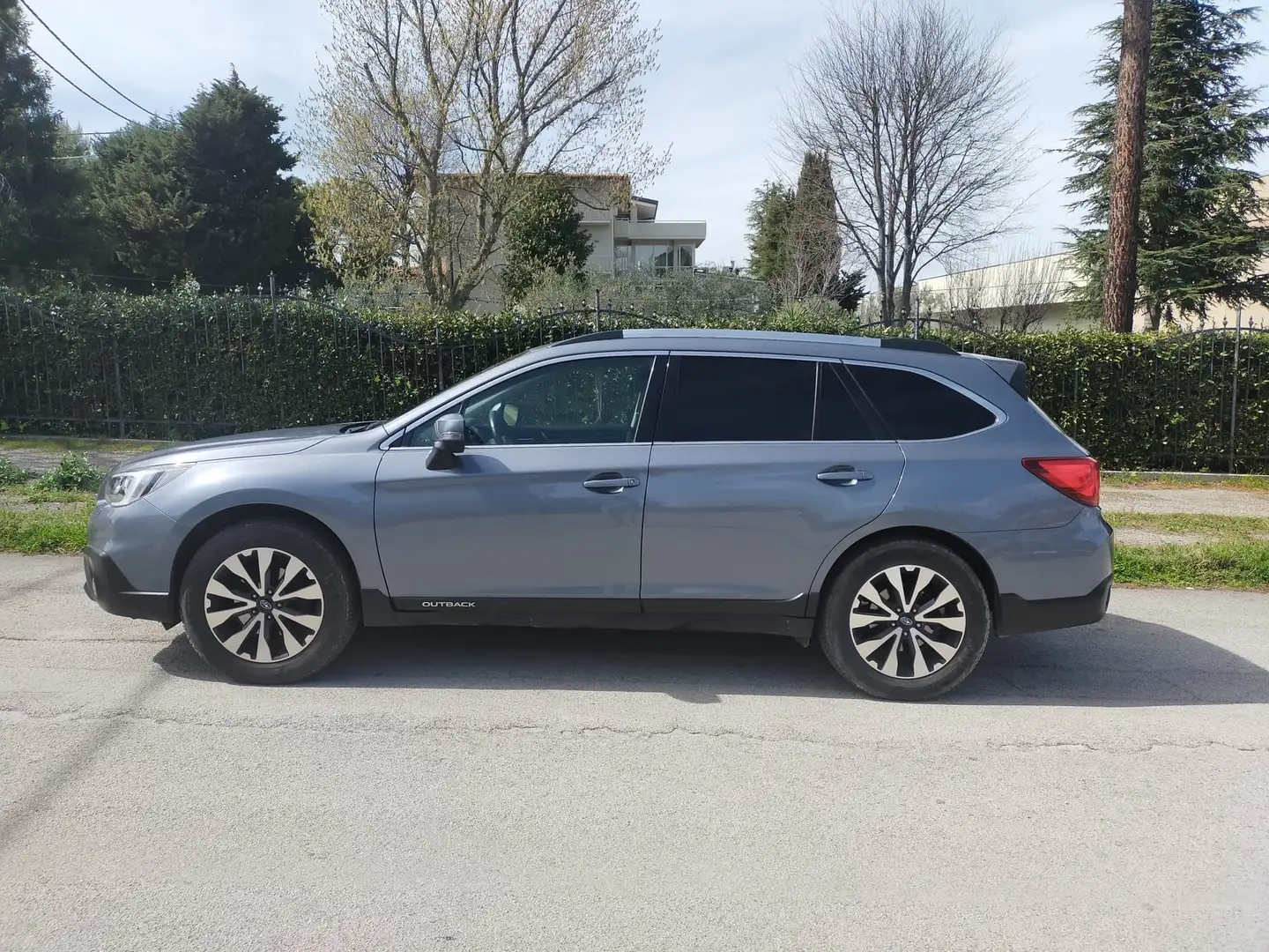Subaru OUTBACK Outback 2.5i Unlimited lineartronic my16 - 2