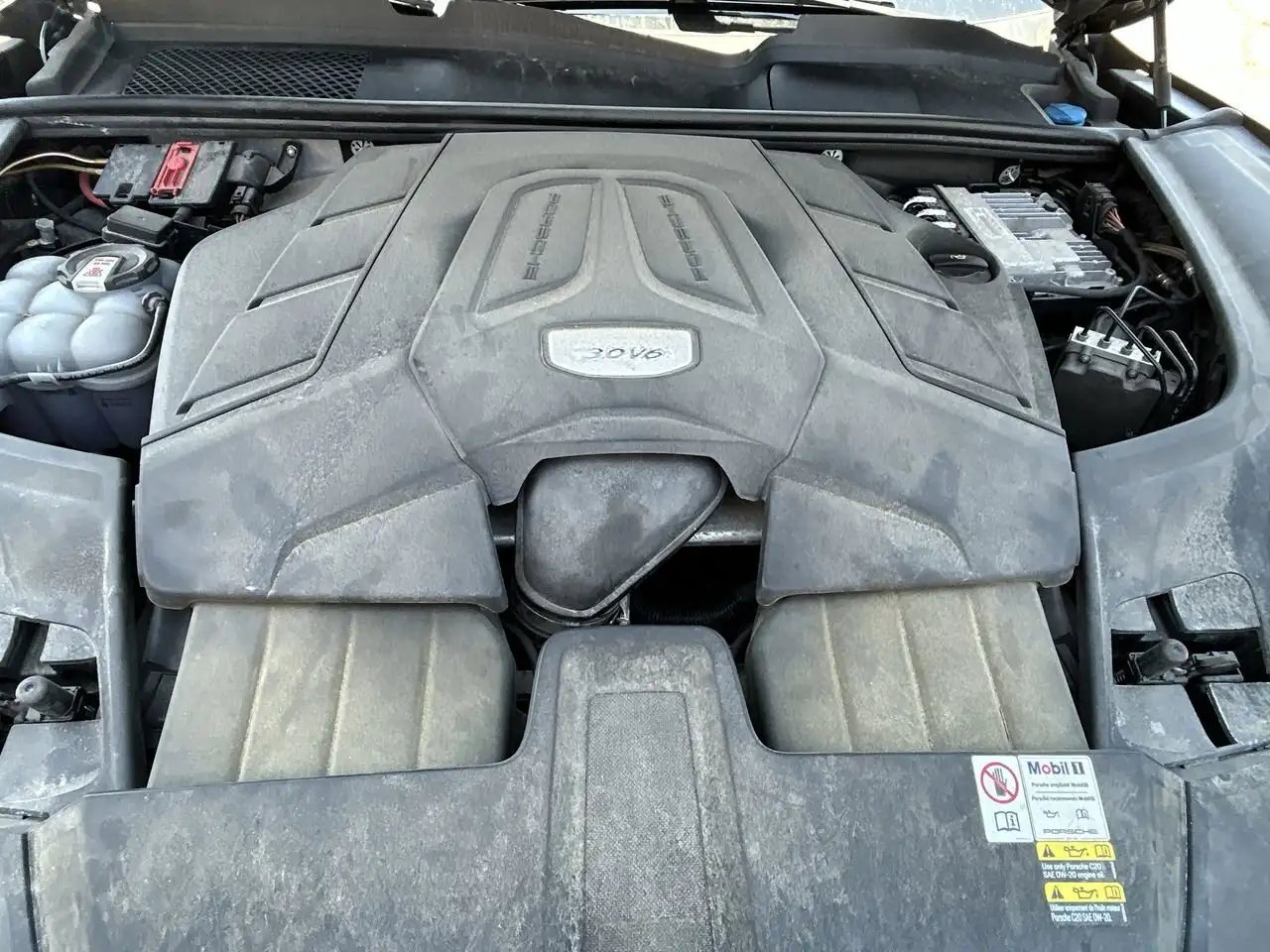 Porsche Cayenne снимка Porsche Cayenne
