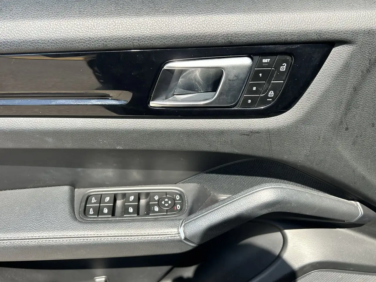 Porsche Cayenne снимка Porsche Cayenne