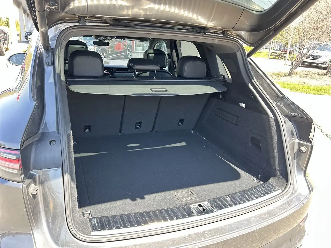 Porsche Cayenne снимка Porsche Cayenne