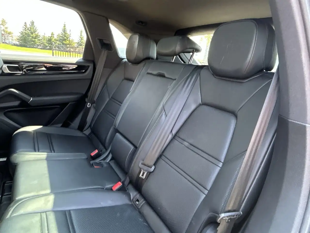 Porsche Cayenne снимка Porsche Cayenne