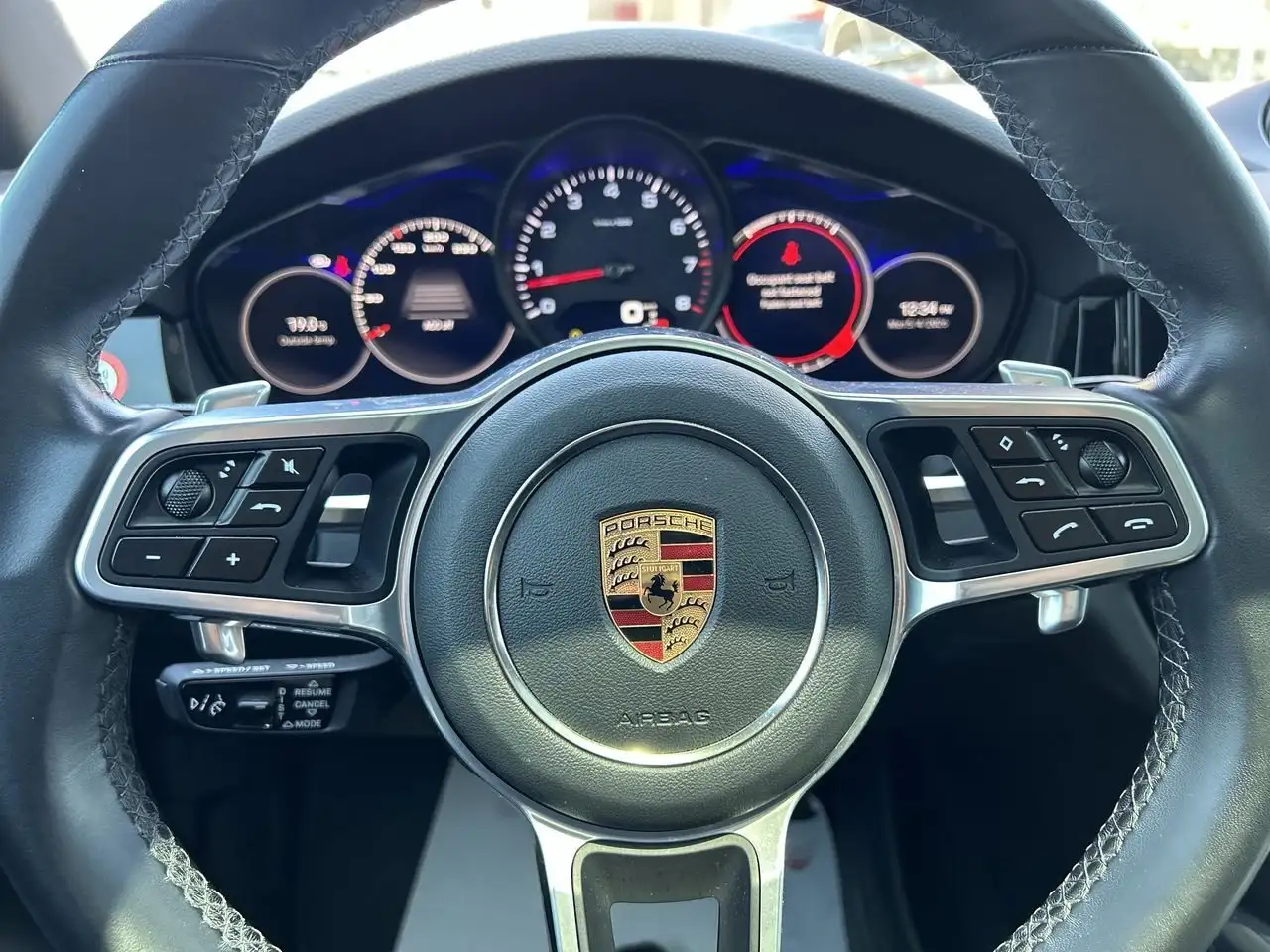 Porsche Cayenne снимка Porsche Cayenne