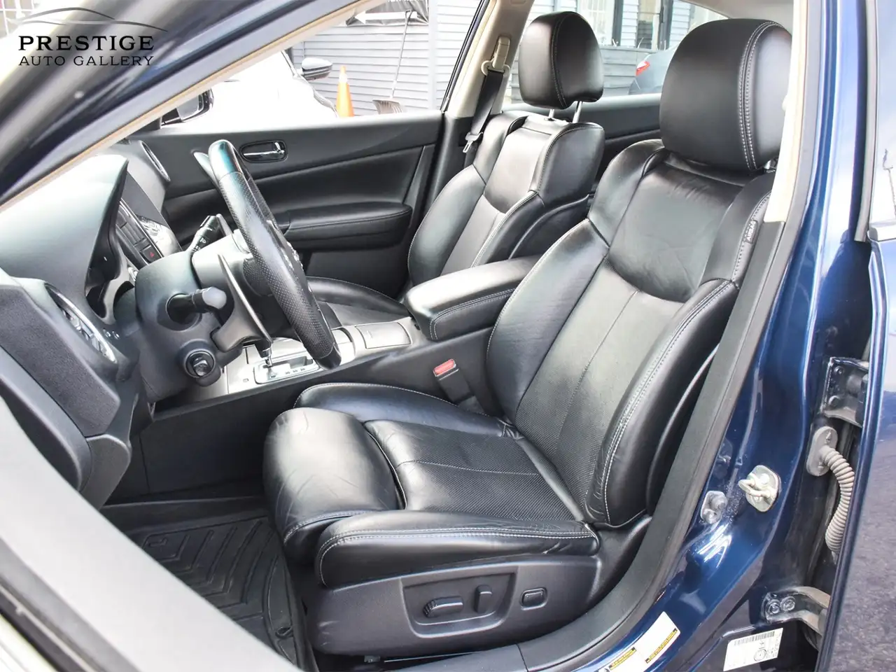 Nissan Maxima снимка Nissan Maxima
