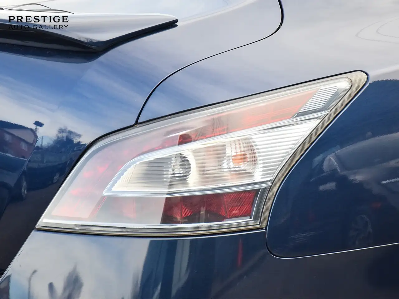 Nissan Maxima снимка Nissan Maxima