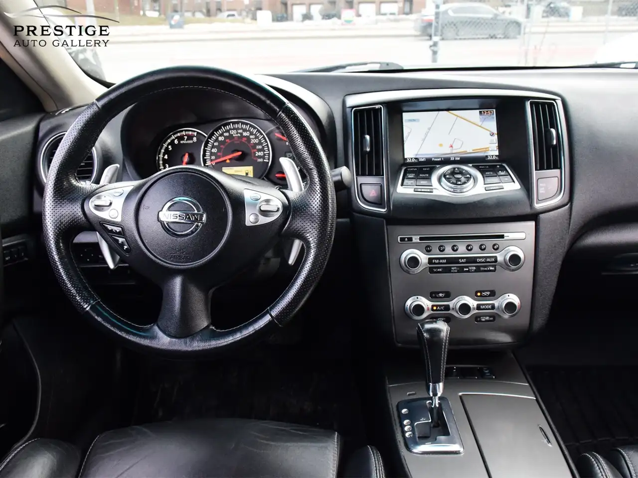 Nissan Maxima снимка Nissan Maxima