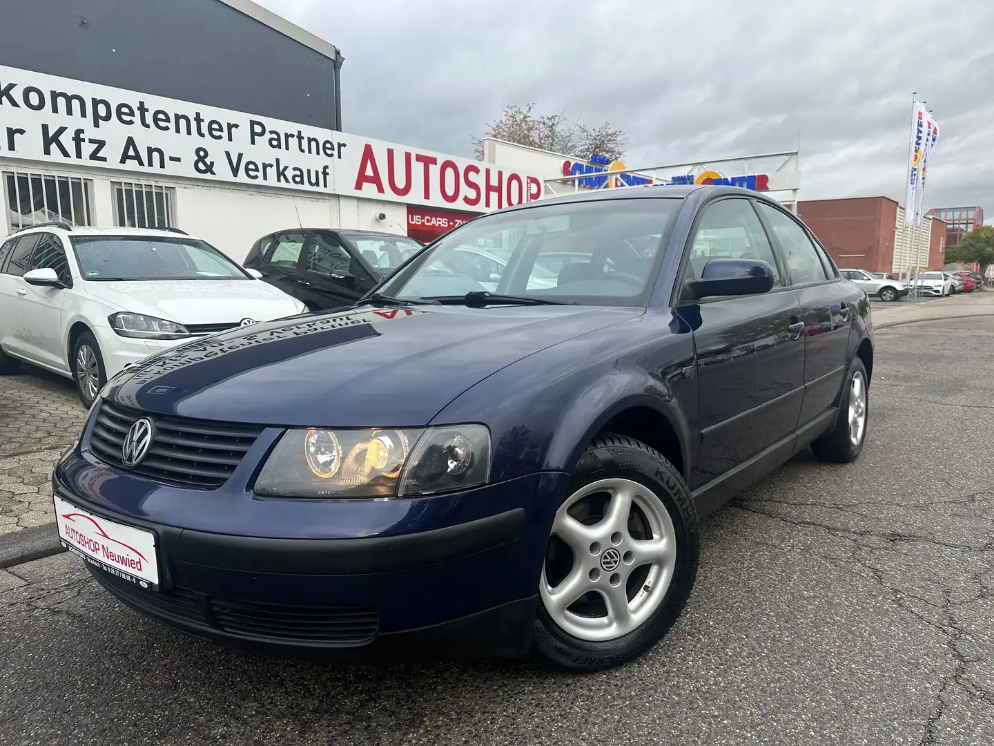 Volkswagen Passat 1.6 Comfortline *Automatik+Rostfrei+Tüv neu* Bleu - 1