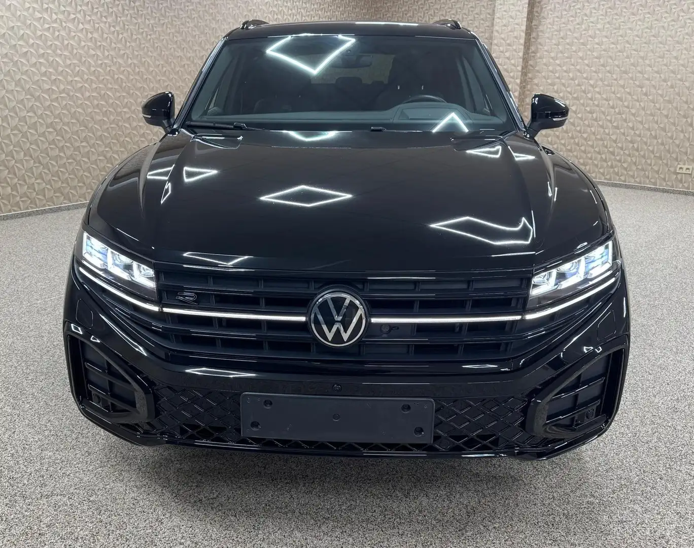 Volkswagen Touareg Touareg 3.0 V6 TDI SCR 4Motion Aut. R-Line Zwart - 1