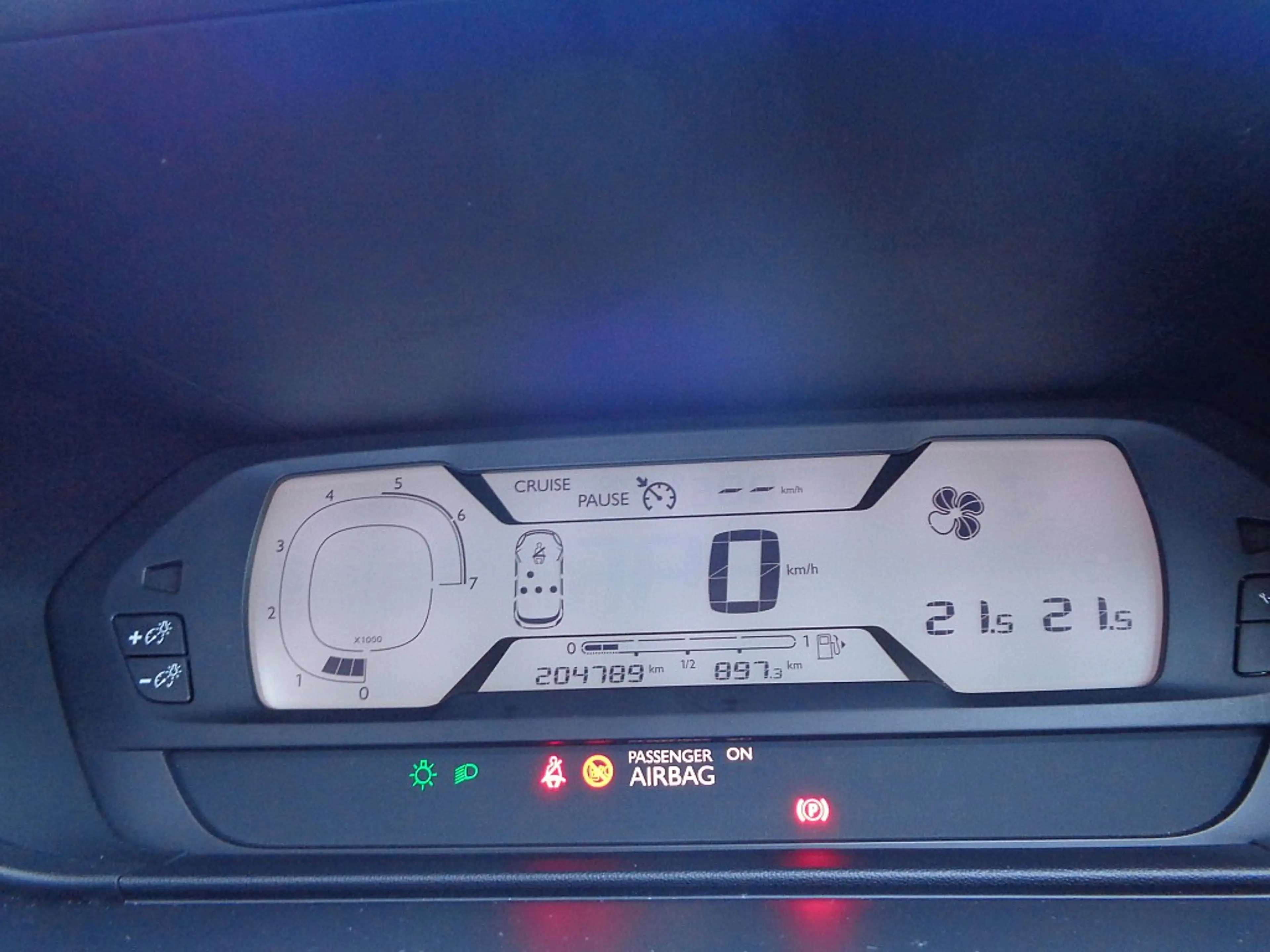 Citroen C4 Picasso BlueHDi 120 6-Gang Seduction Bicolore + Anhänge... — photo 11
