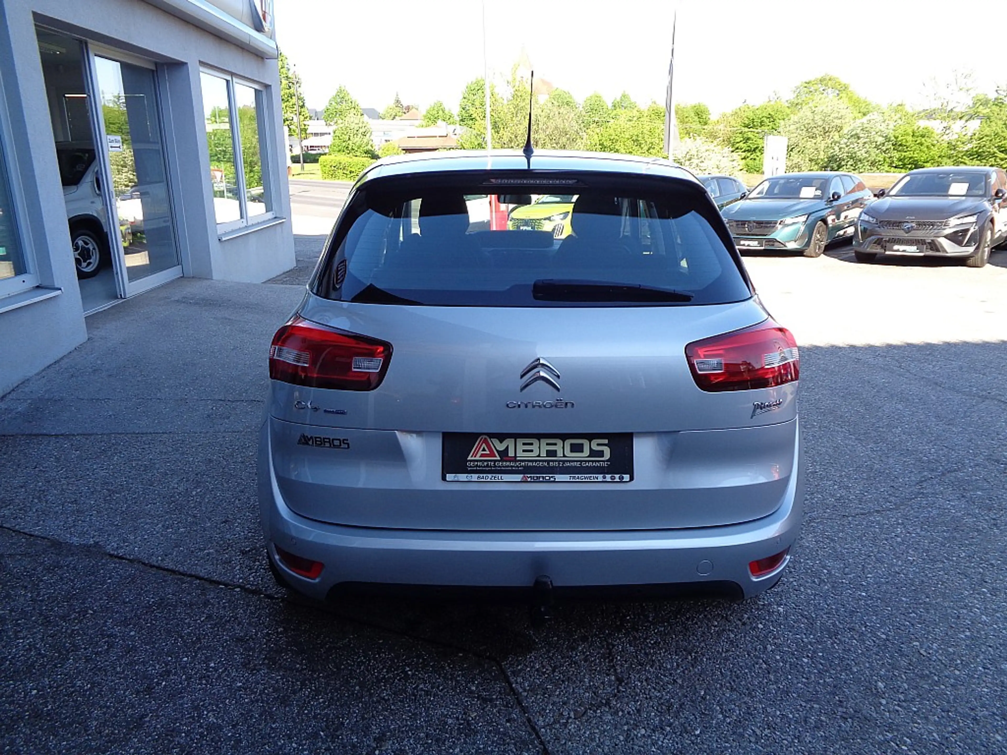 Citroen C4 Picasso BlueHDi 120 6-Gang Seduction Bicolore + Anhänge... — photo 4