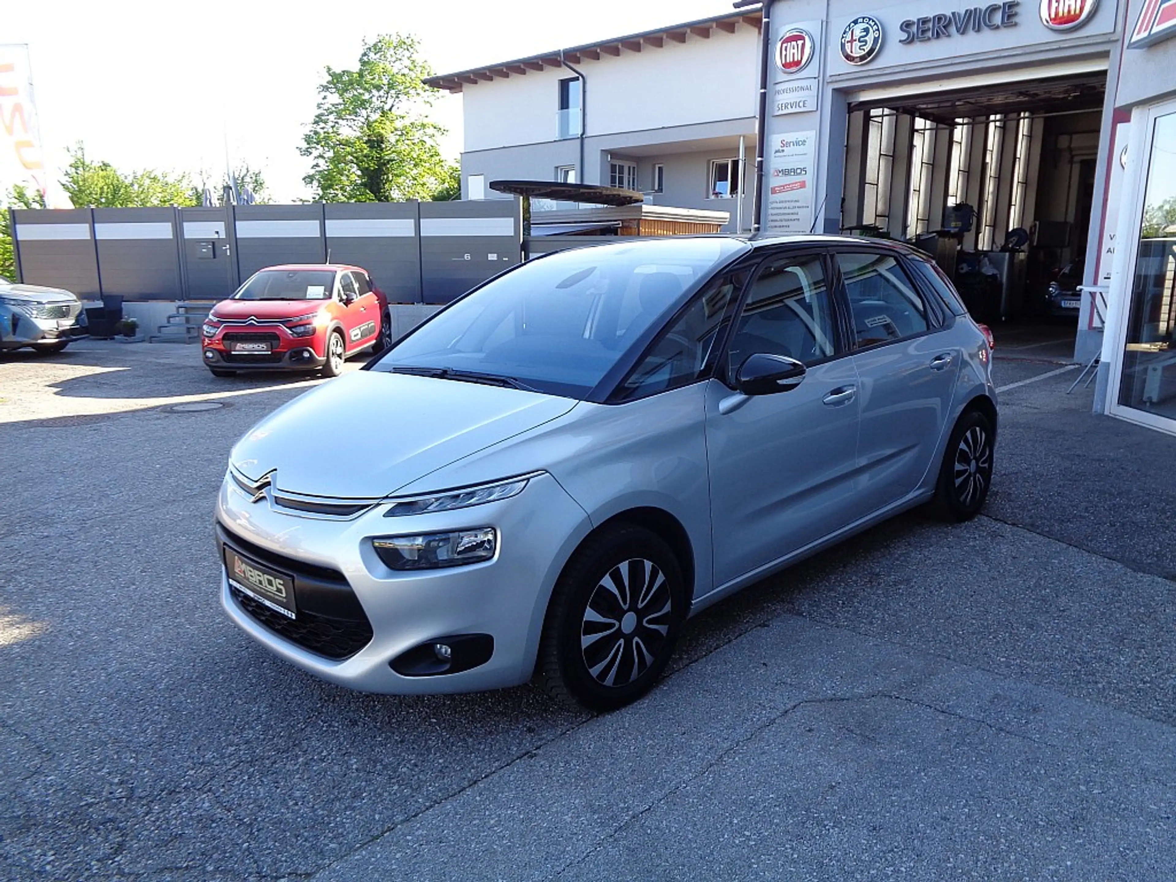 Citroen C4 Picasso BlueHDi 120 6-Gang Seduction Bicolore + Anhänge... — photo 3