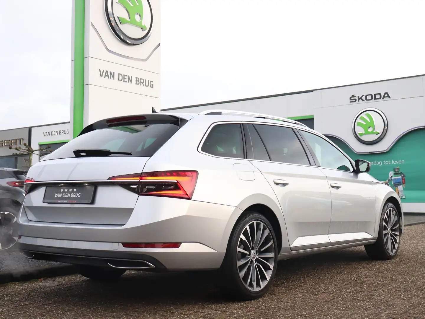 Skoda Superb Combi 1.4 TSI 218pk iV Laurin & Klement | Trekhaak Plateado - 2