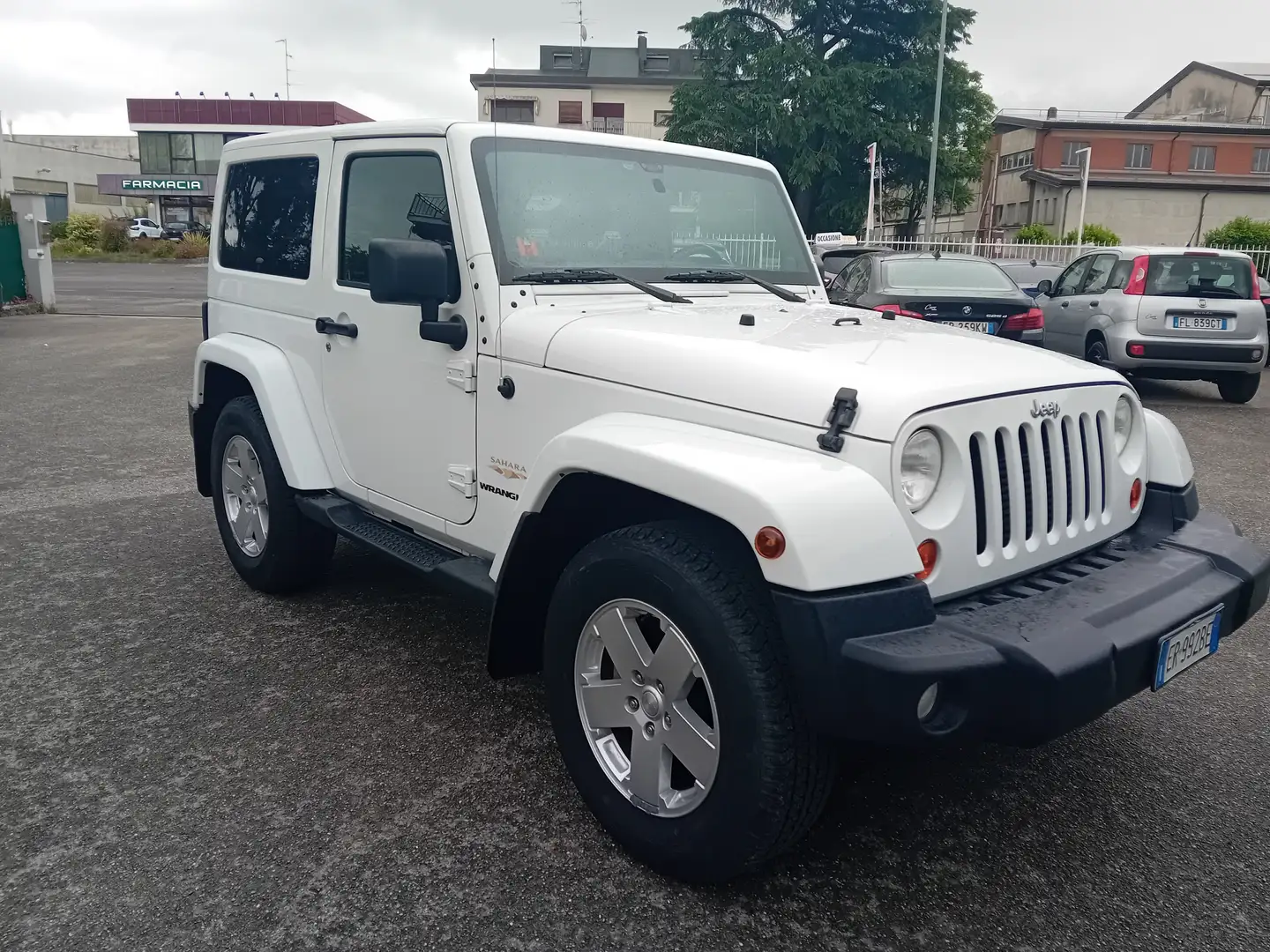Jeep Wrangler Wrangler 2.8 crd DPF Sahara auto DECAPPOTTABILE Blanc - 2
