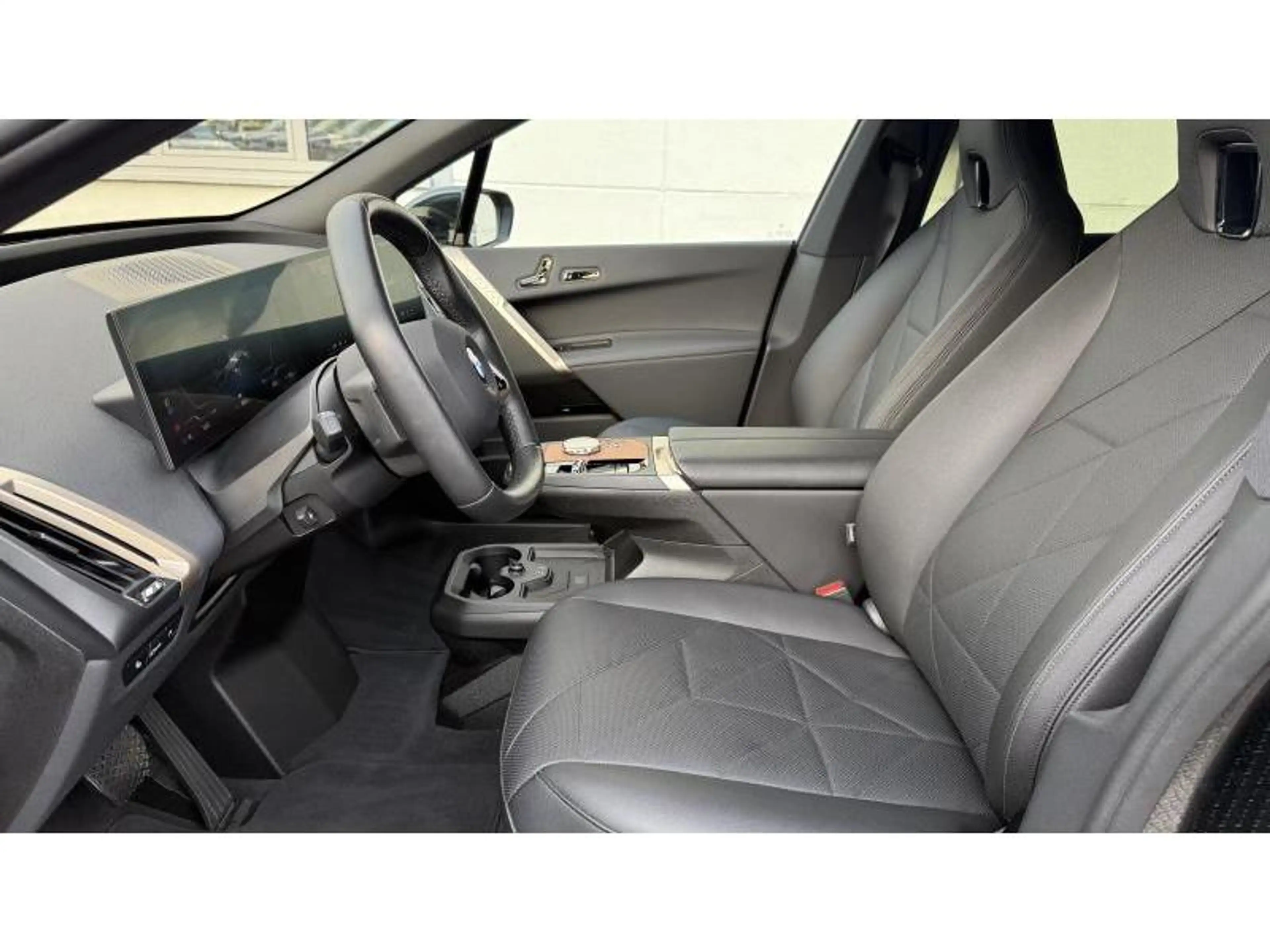 BMW iX 45 xDrive Toit Panoramique Iconic Glow Sièges Ven — photo 9