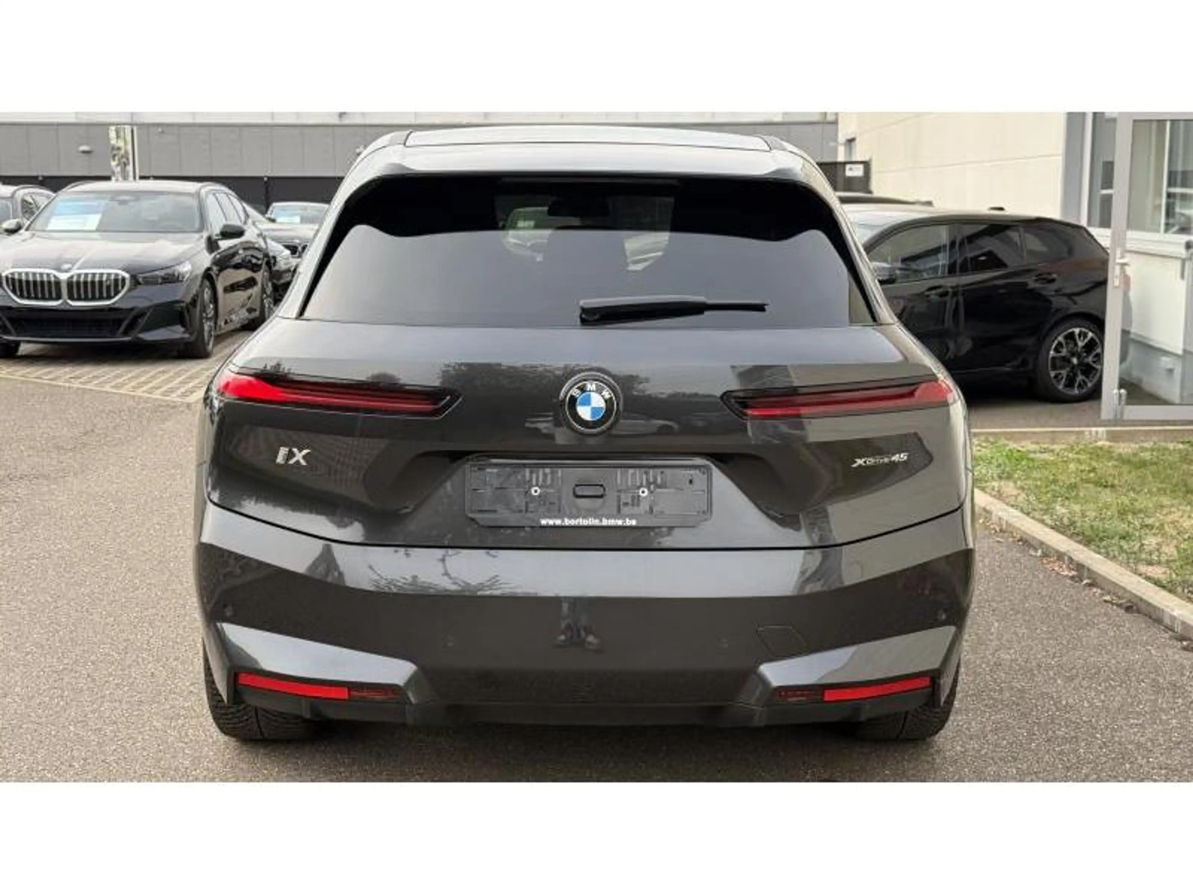 BMW iX 45 xDrive Toit Panoramique Iconic Glow Sièges Ven — photo 4