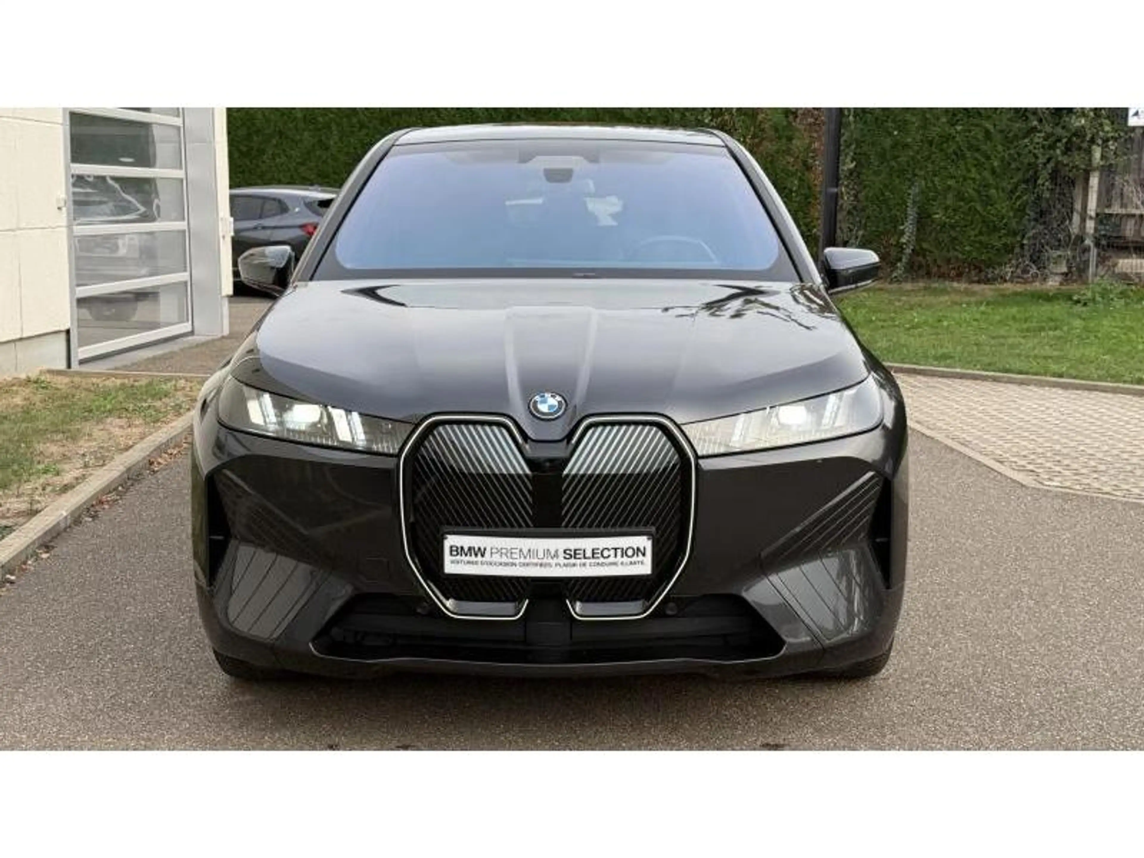 BMW iX 45 xDrive Toit Panoramique Iconic Glow Sièges Ven — photo 2