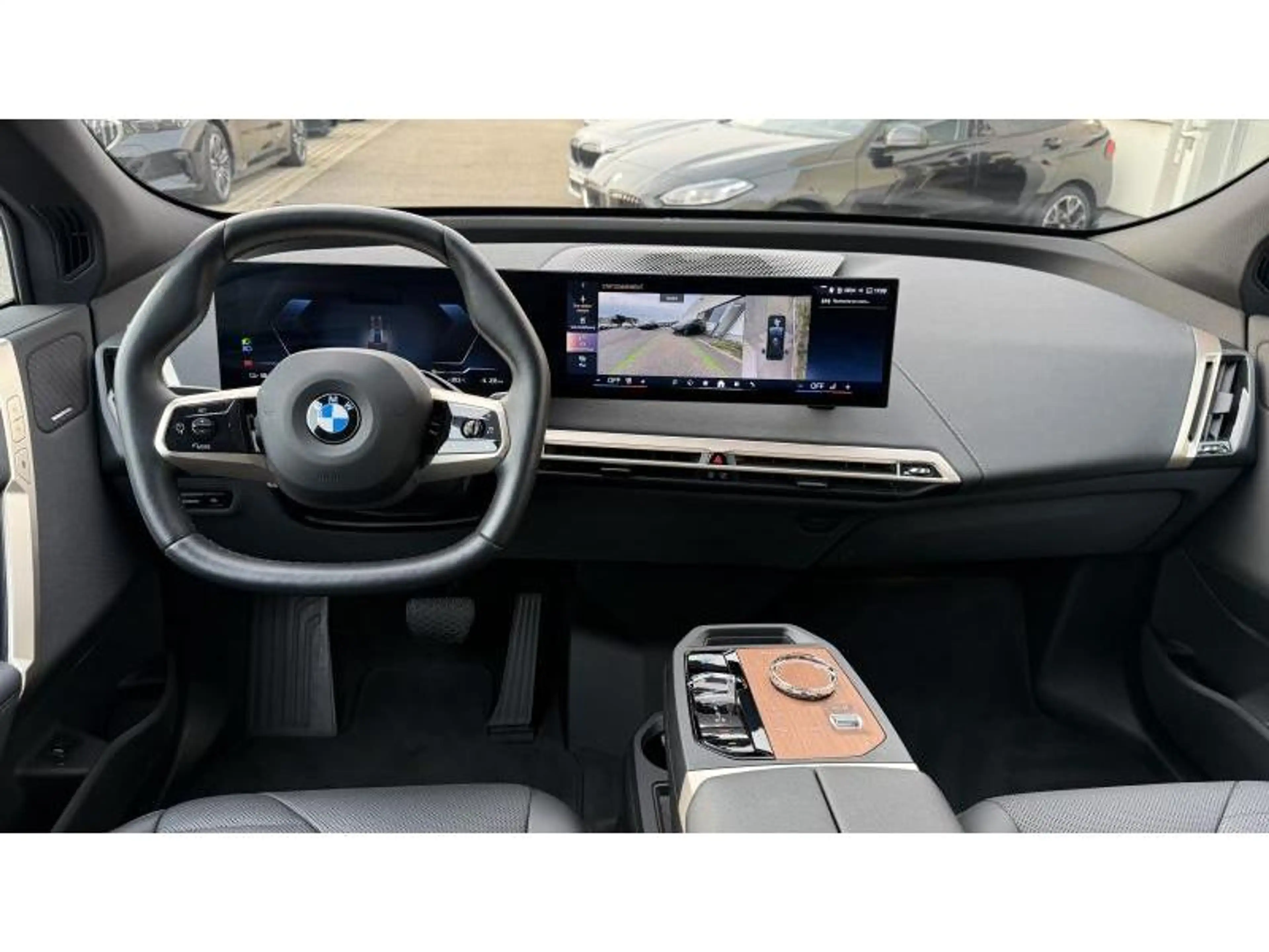 BMW iX 45 xDrive Toit Panoramique Iconic Glow Sièges Ven — photo 7