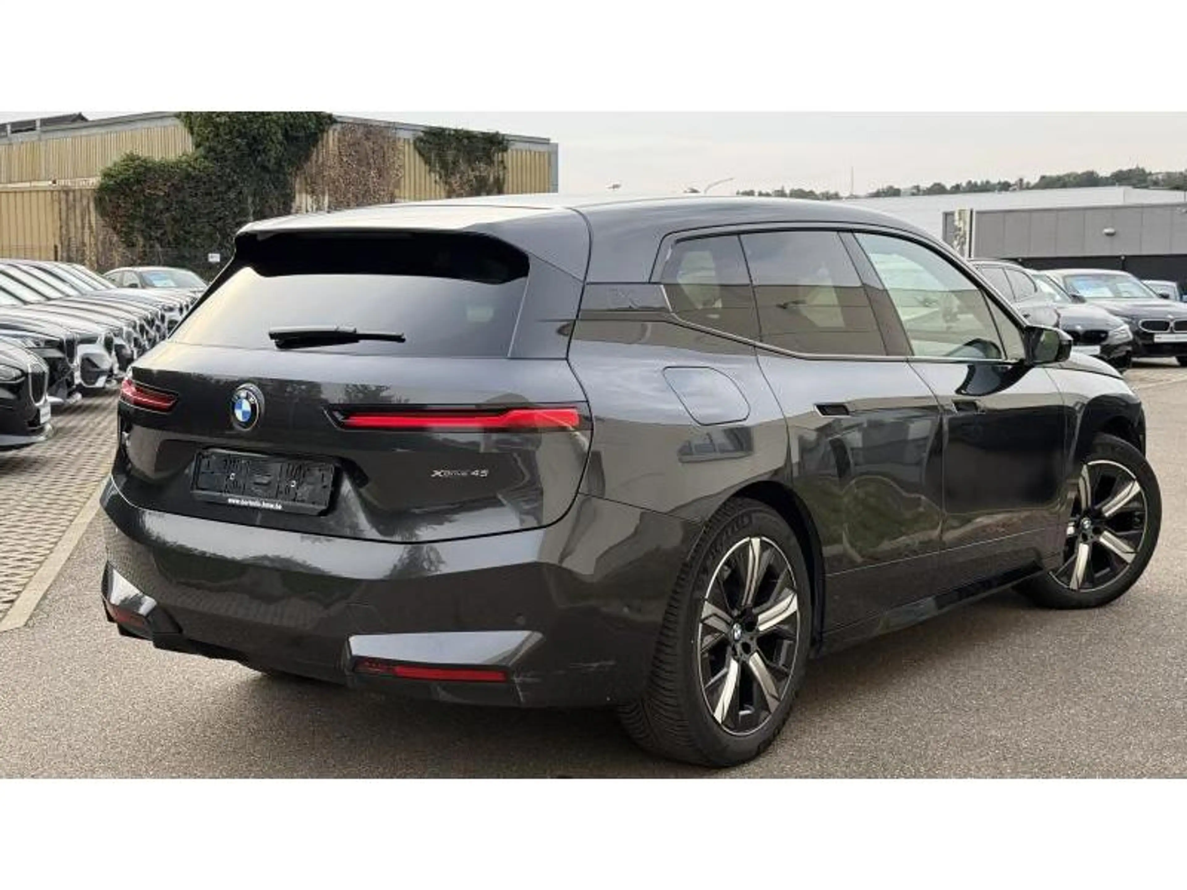 BMW iX 45 xDrive Toit Panoramique Iconic Glow Sièges Ven — photo 5