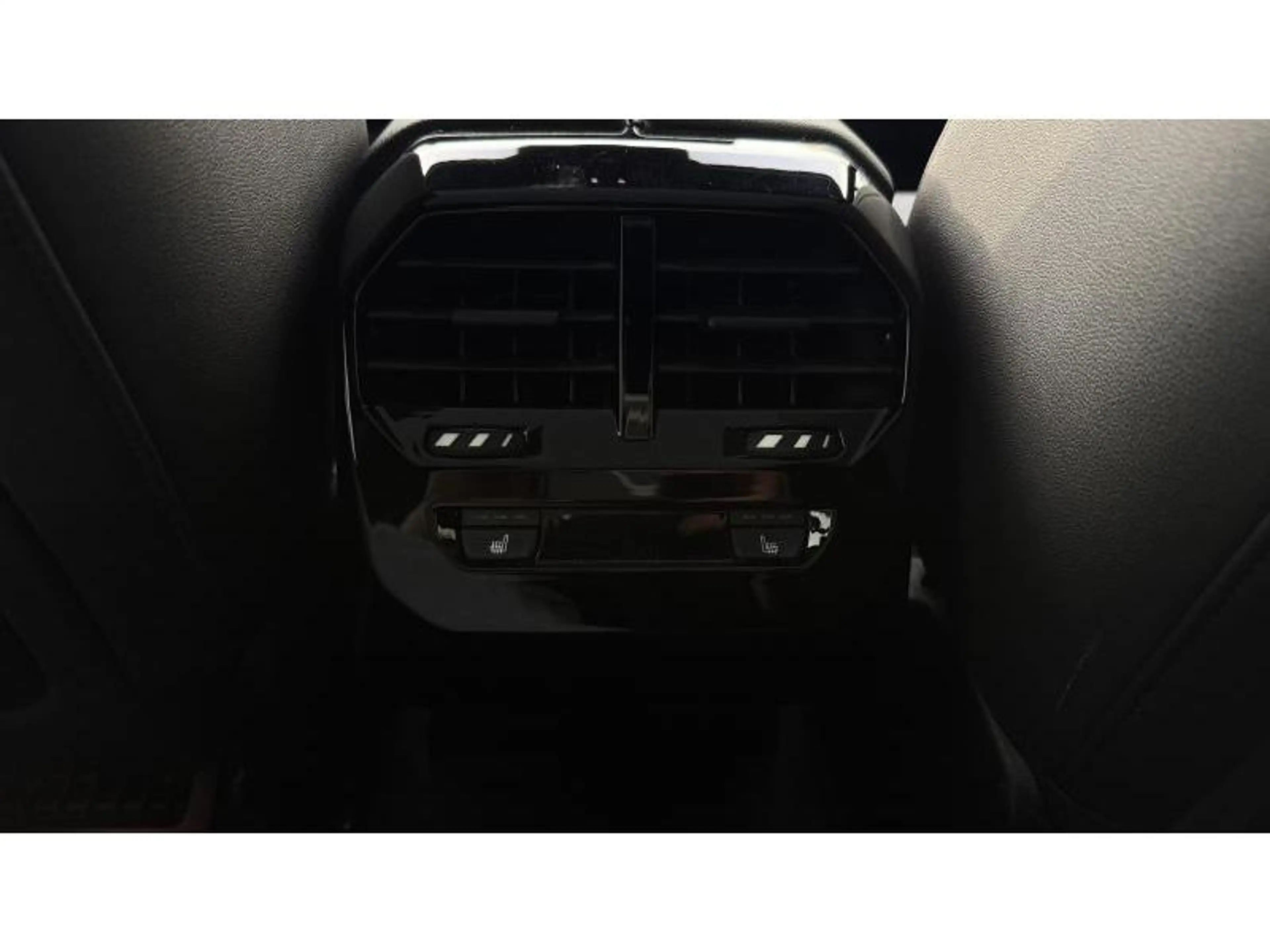 BMW iX 45 xDrive Toit Panoramique Iconic Glow Sièges Ven — photo 15