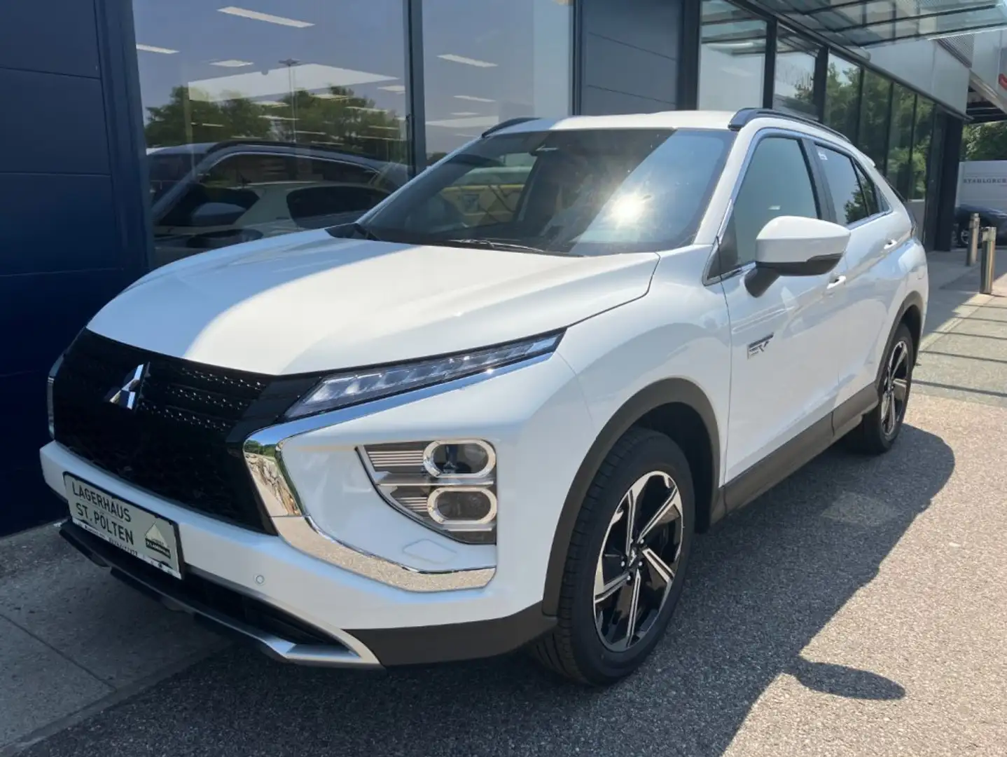 Mitsubishi Eclipse Cross PHEV 2,4 4WD Intense+ Navi 21 Weiß - 1