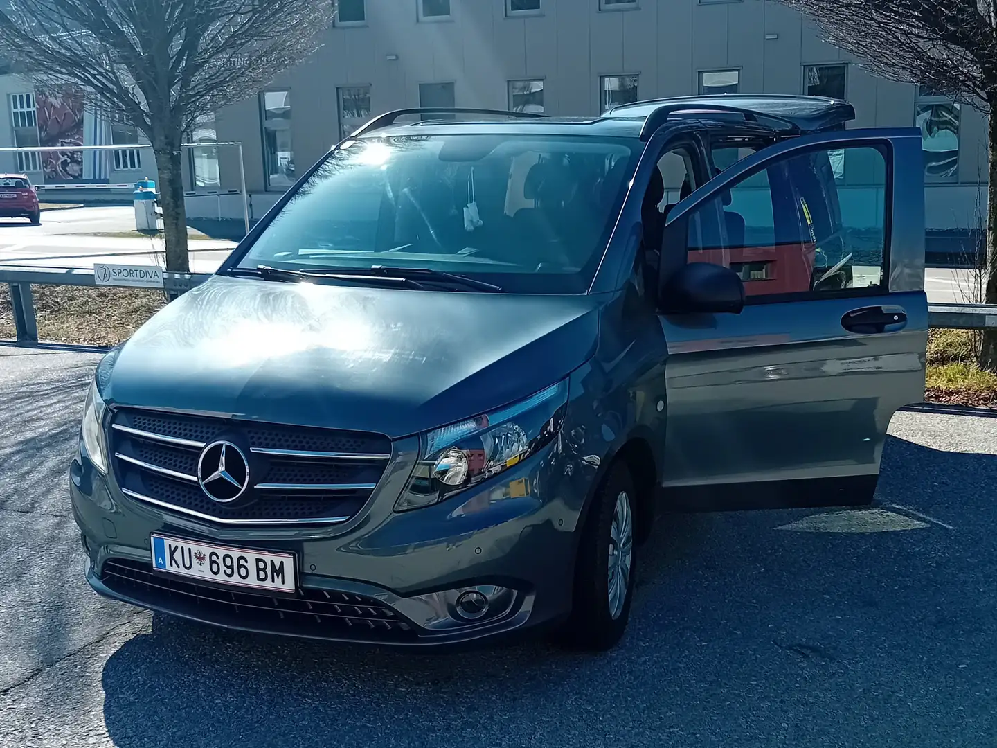Mercedes-Benz Vito Silber - 2