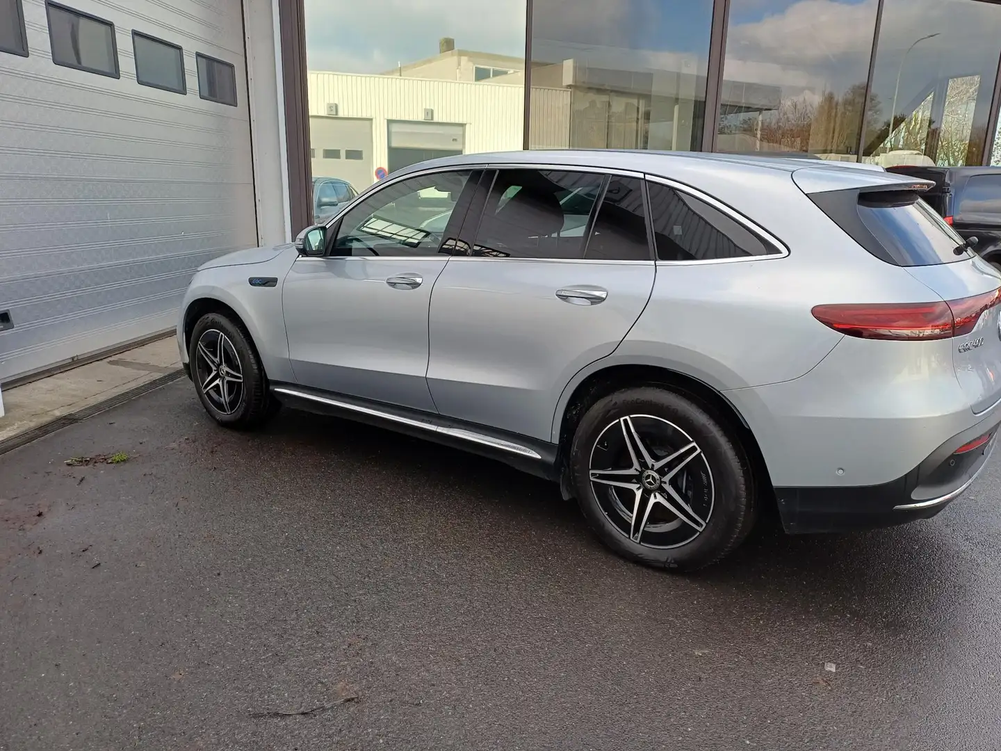 Mercedes-Benz EQC 400 EQC 4MATIC AMG Line | Smartphone Integratie | Pano Zilver - 2