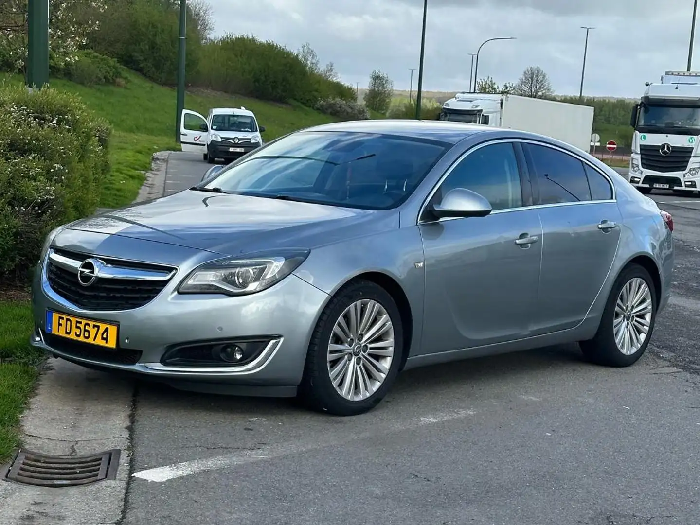 Opel Insignia Gris - 1