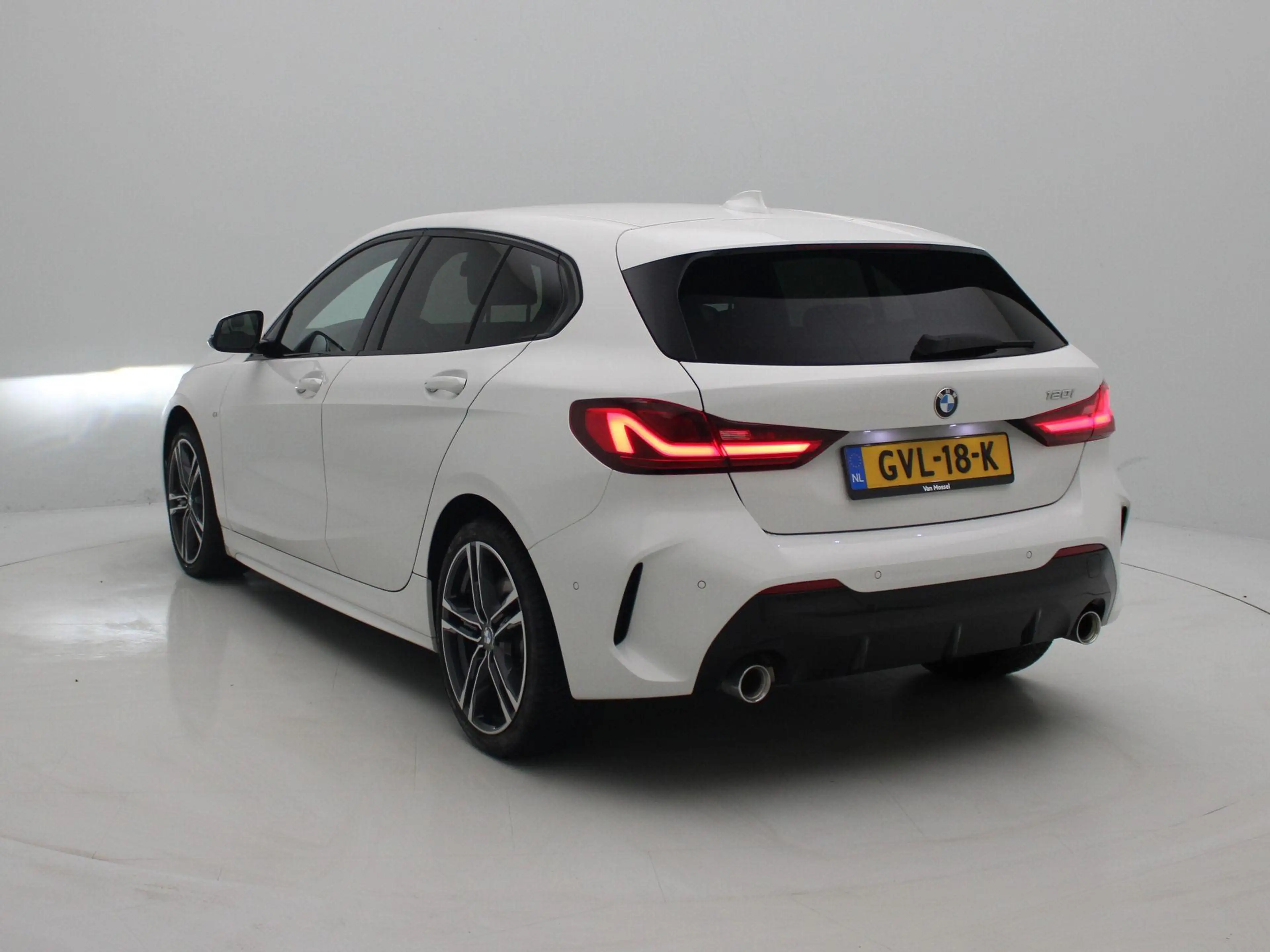BMW 120 1-serie 120i Executive Edition | M-Sport Pakket | — photo 2