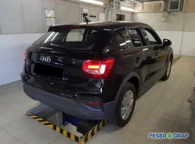 Audi Q2 view 5