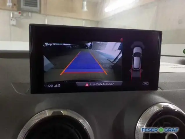 Audi Q2 view 10