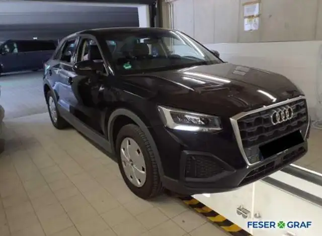 Audi Q2 view 4