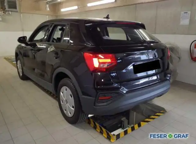 Audi Q2 view 6