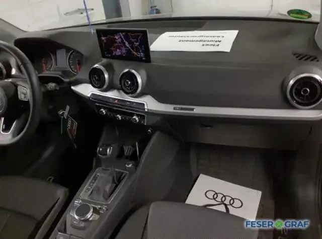 Audi Q2 view 8