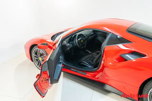 Ferrari 488 GTB view 9
