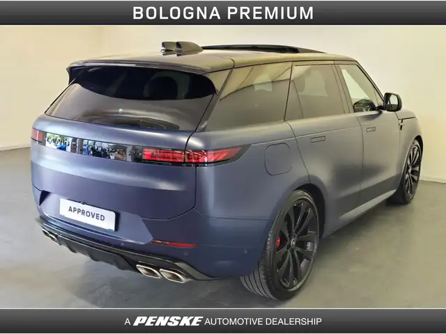Land Rover Range Rover Sport view 2