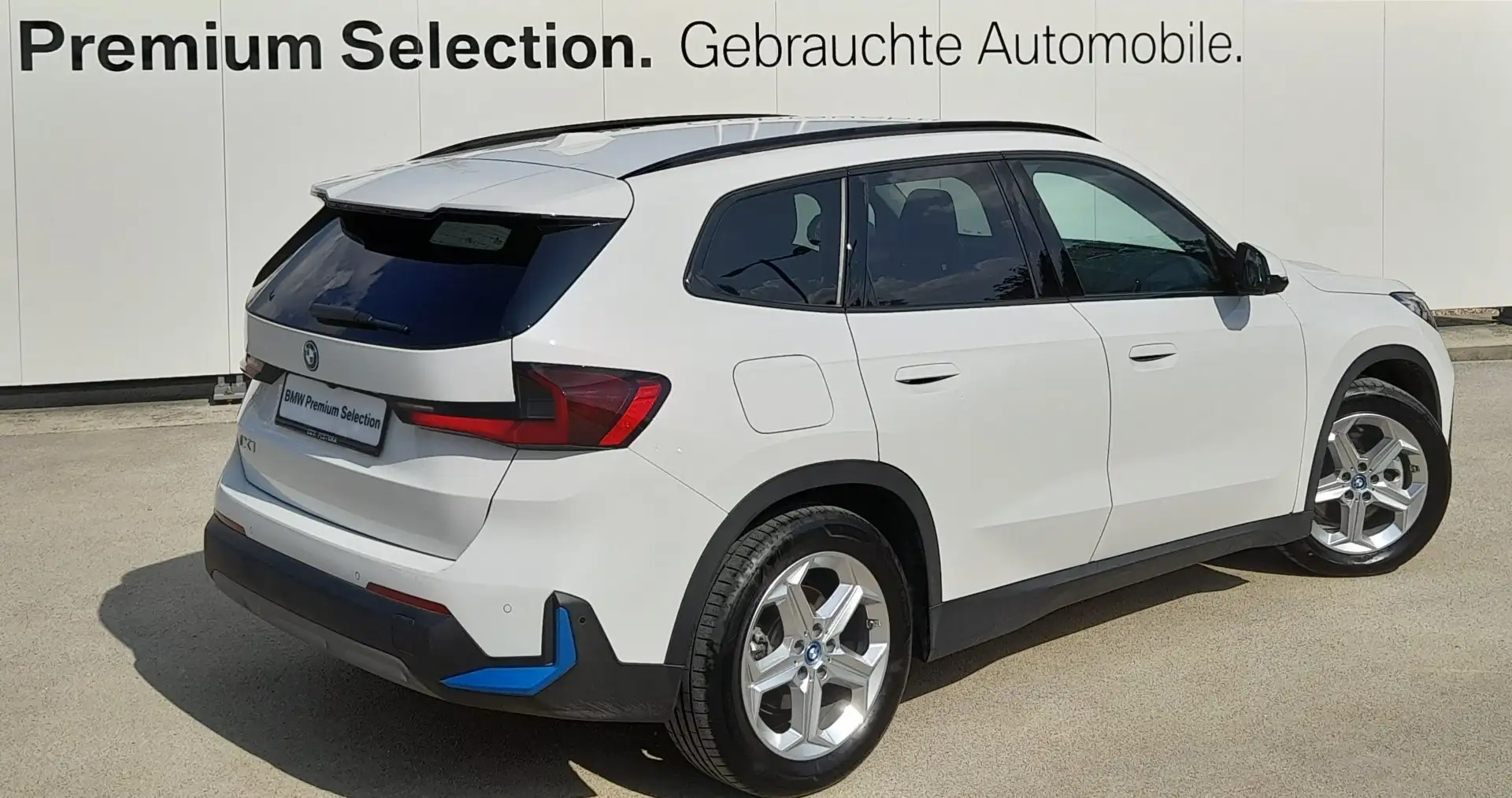 BMW iX1 xDrive30 Weiß - 2