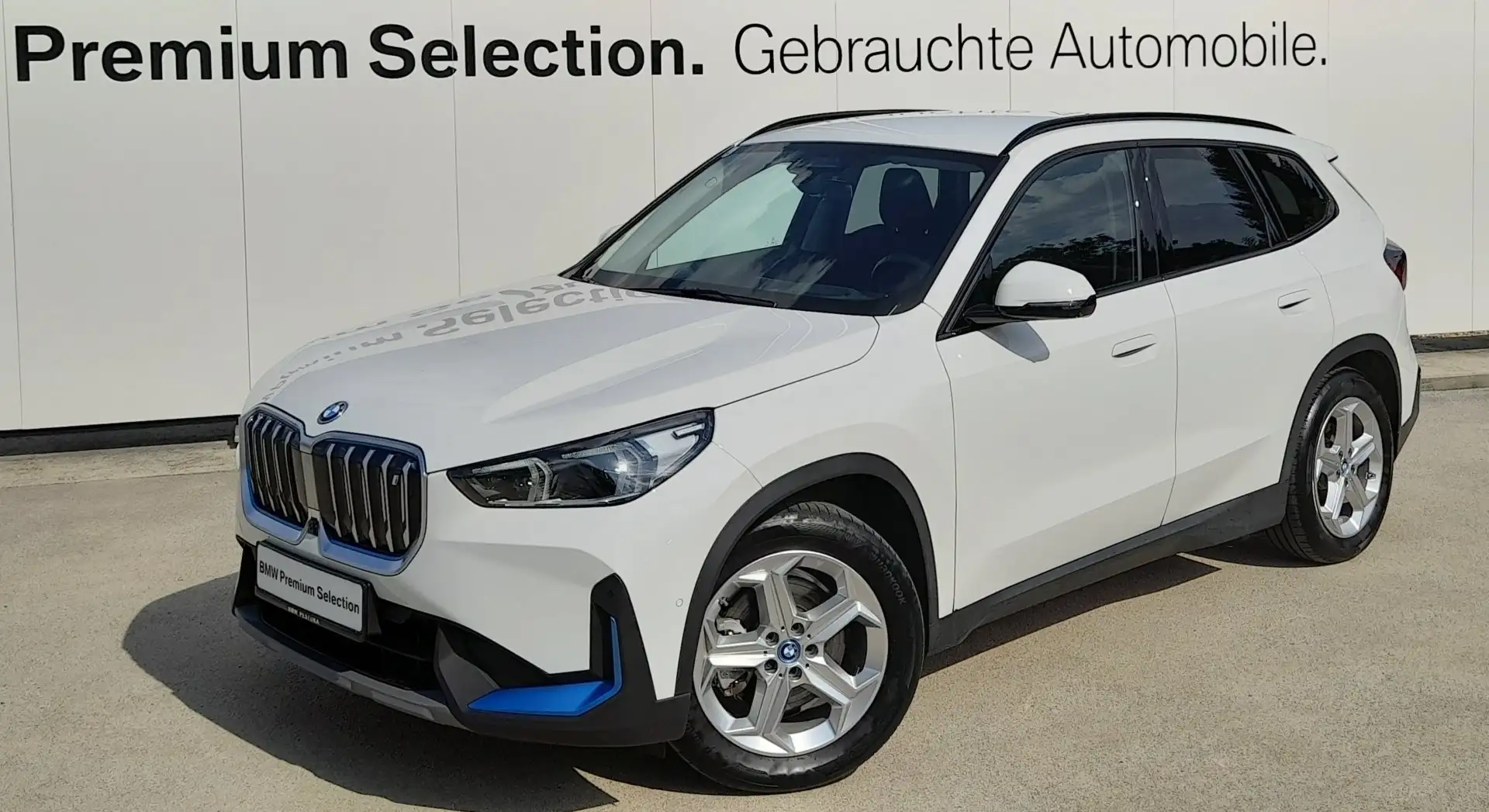BMW iX1 xDrive30 Weiß - 1