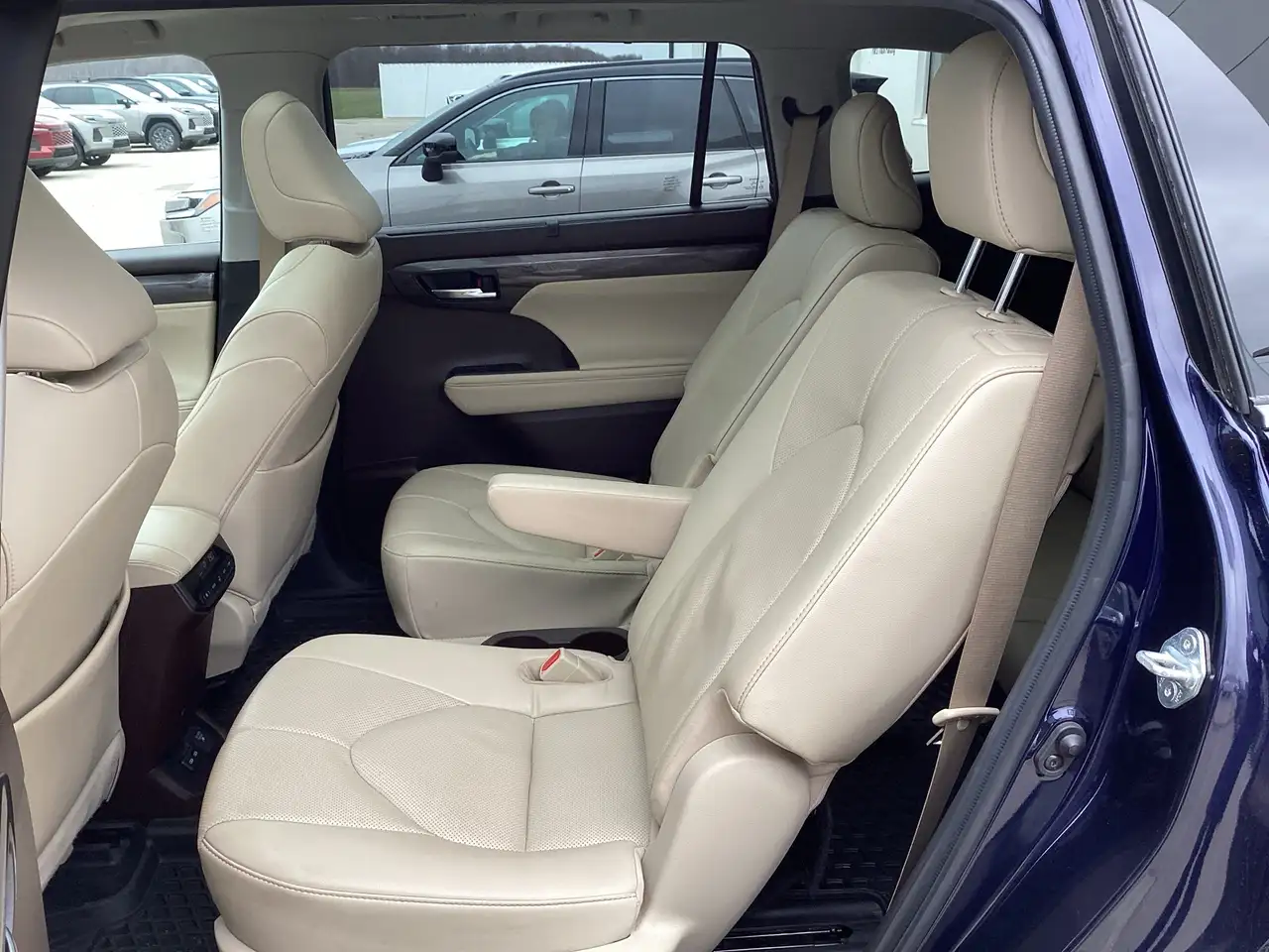 Toyota Highlander снимка Toyota Highlander