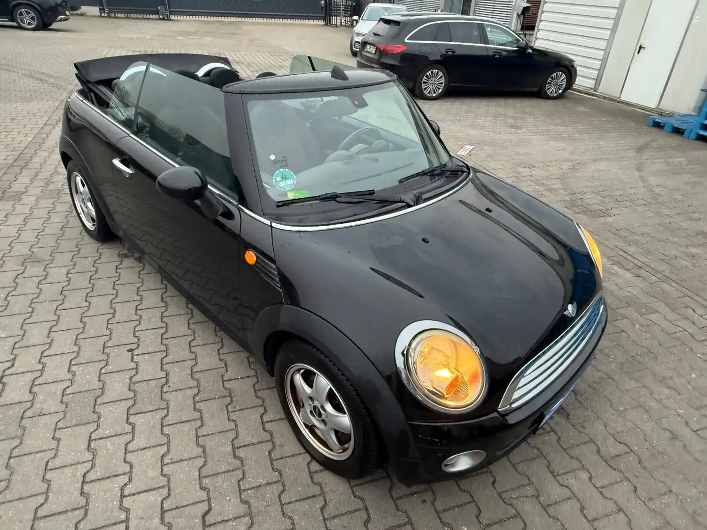 MINI Cooper Cabrio - 1