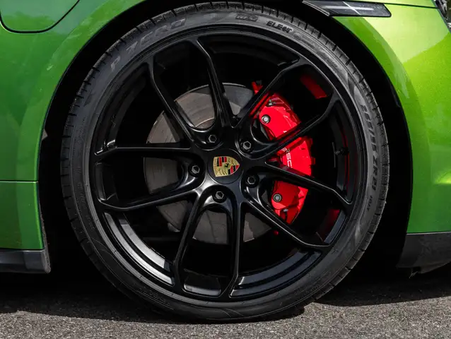 Porsche Taycan view 10