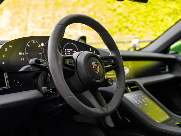 Porsche Taycan view 7