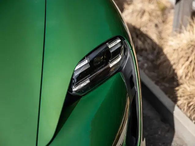 Porsche Taycan view 13