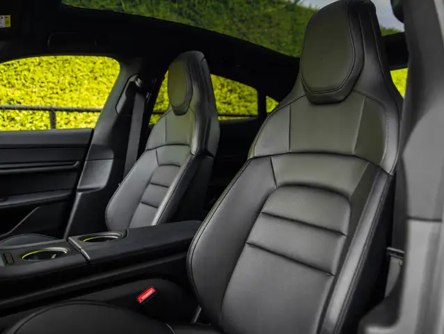 Porsche Taycan view 8
